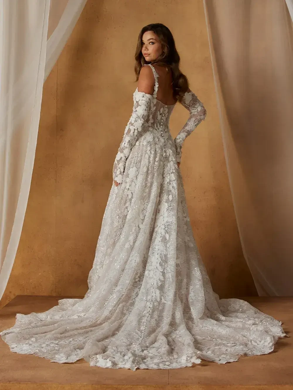 Visit Los Angeles Bridal Shopping Guide: Where to Go &amp; What to Book First details page